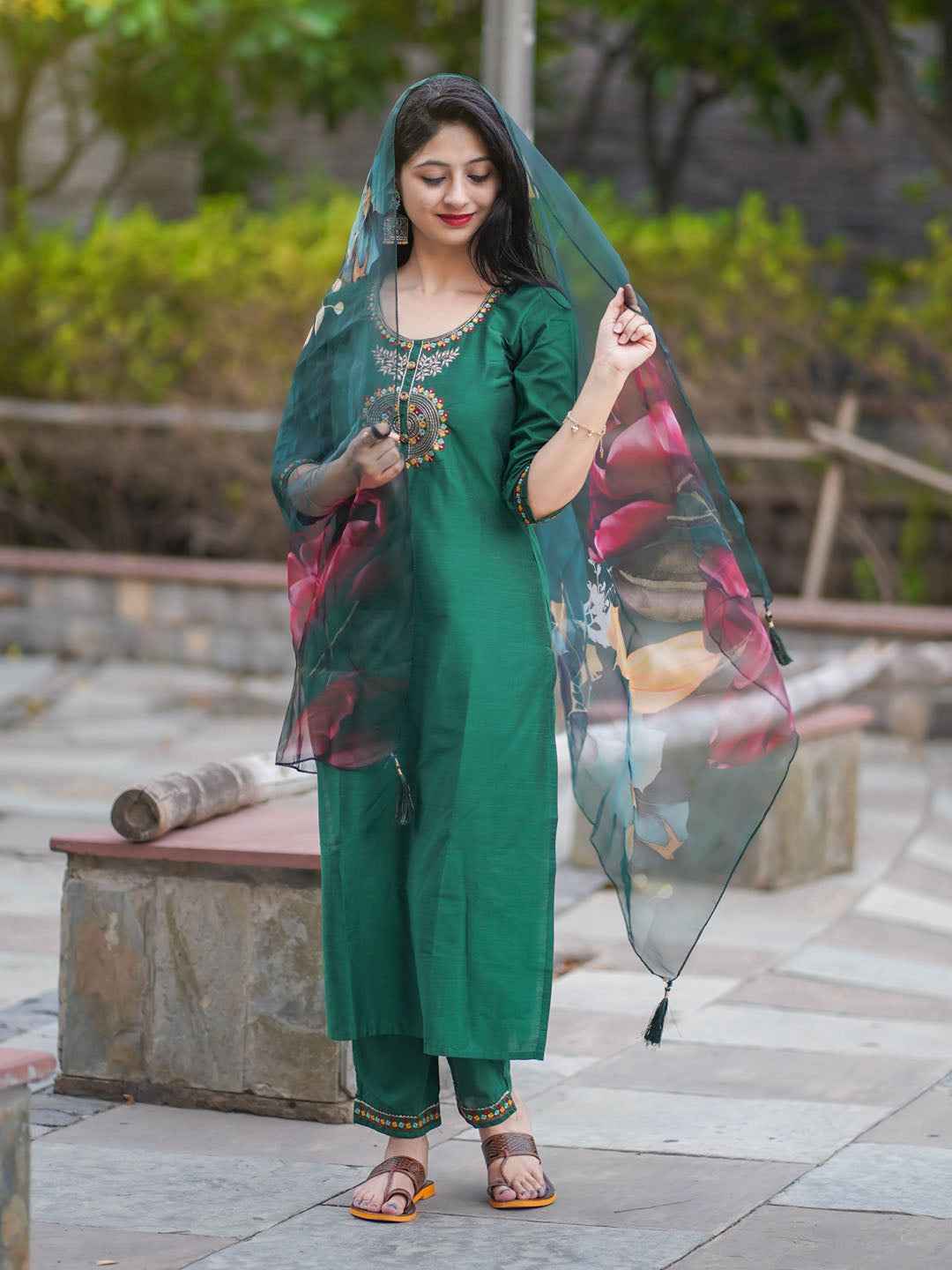 Aarti Women Kurta and Pant Sets Cotton Silk Fabric