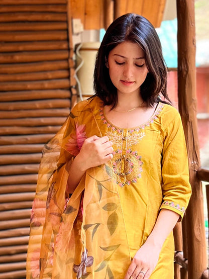 Radhika Women Kurta and Pant Sets Cotton Silk Fabric - FitVibe Fashion