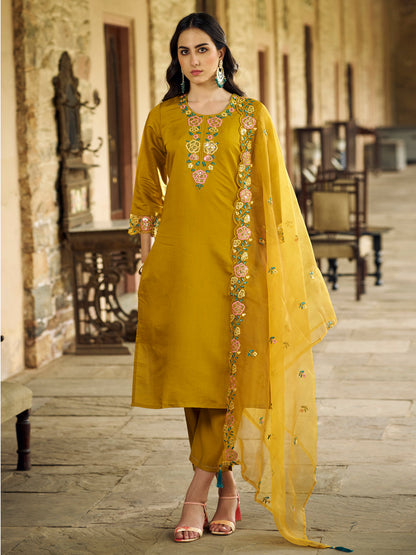 Virasat Women Kurta and Pant Sets Viscos Roman Silk Fabric - FitVibe Fashion