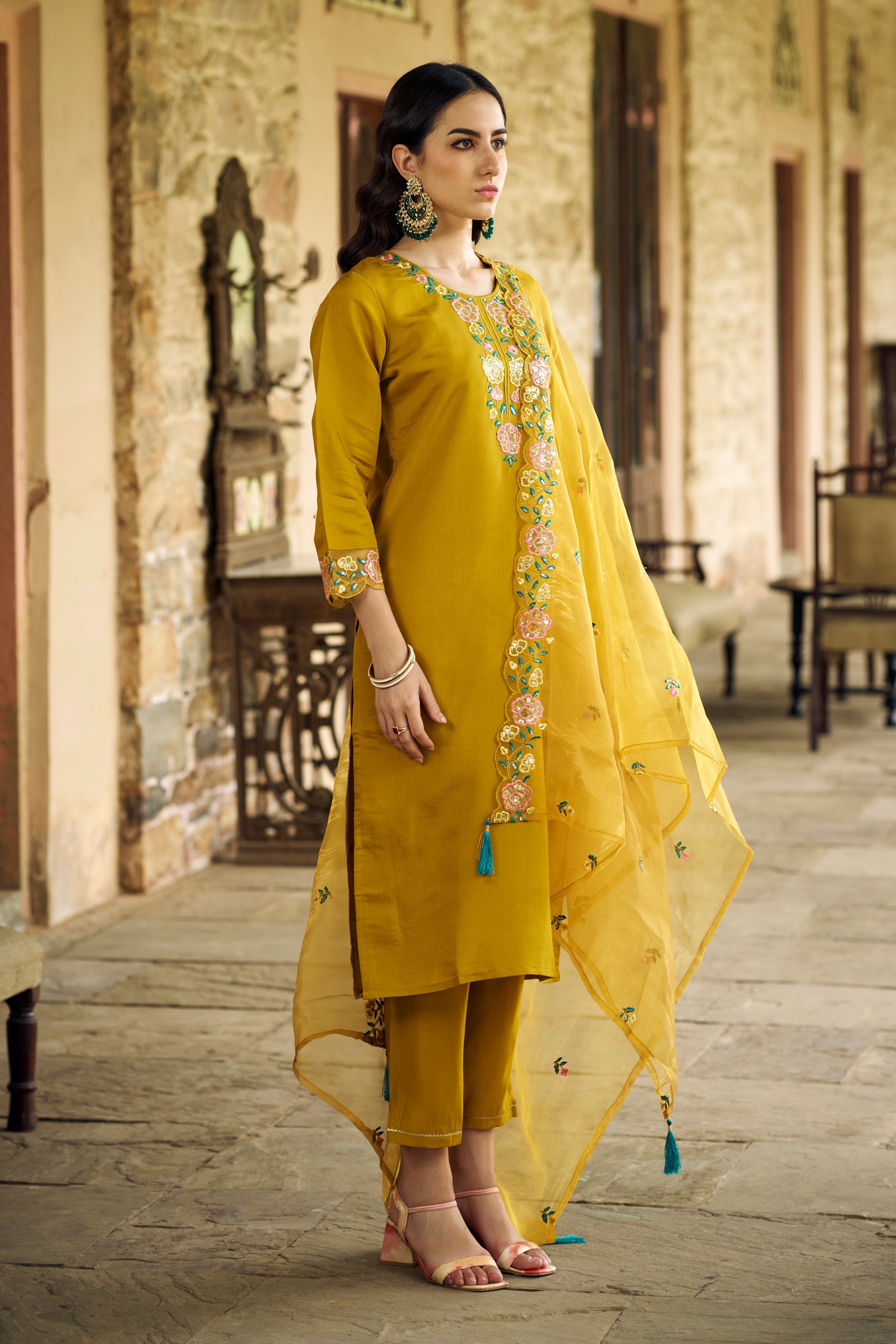 Virasat Women Kurta and Pant Sets Viscos Roman Silk Fabric - FitVibe Fashion