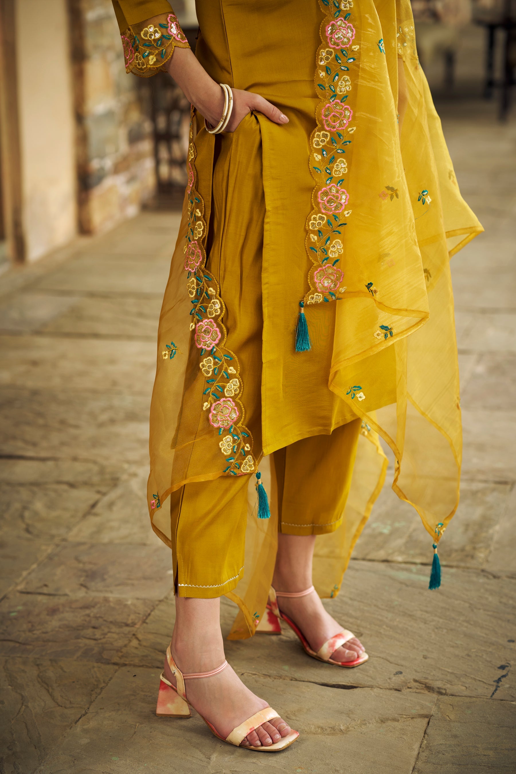 Virasat Women Kurta and Pant Sets Viscos Roman Silk Fabric - FitVibe Fashion