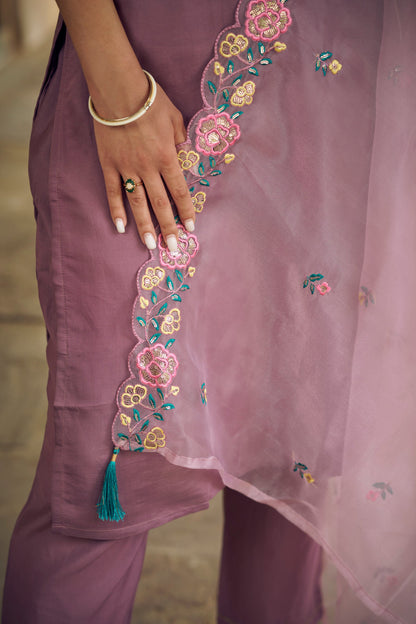 Utsav Women Kurta and Pant Sets Viscos Roman Silk Fabric - FitVibe Fashion