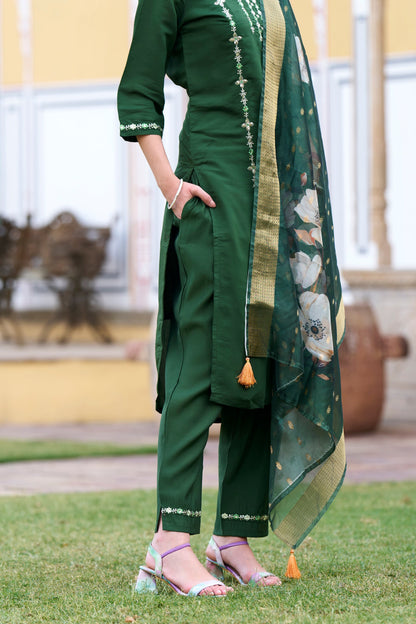 Sitara Women Kurta and Pant Sets  Viscos Roman Silk Fabric - FitVibe Fashion