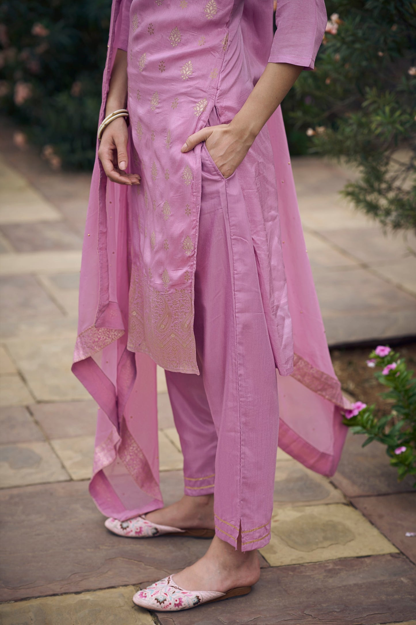 Prakriti Women Kurta and Pant Sets Dupatta Viscose Rayon Silk Blend with Handwork - FitVibe Fashion