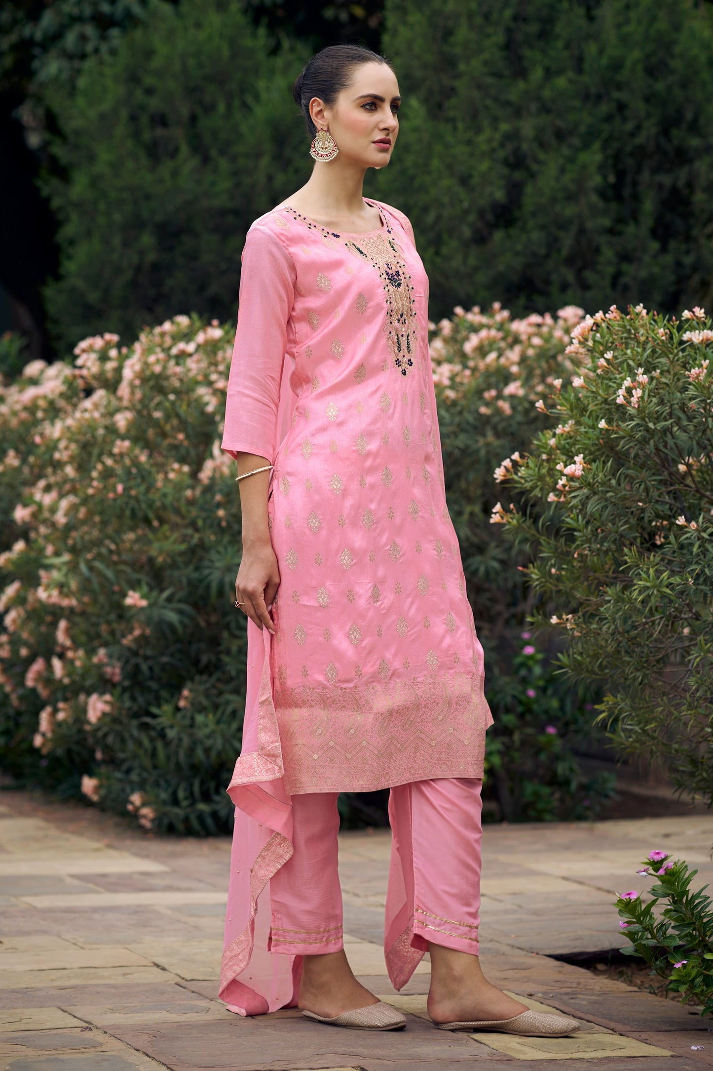 Roobina Women Kurta and Pant Sets Dupatta Viscose Rayon Silk Blend with Handwork - FitVibe Fashion