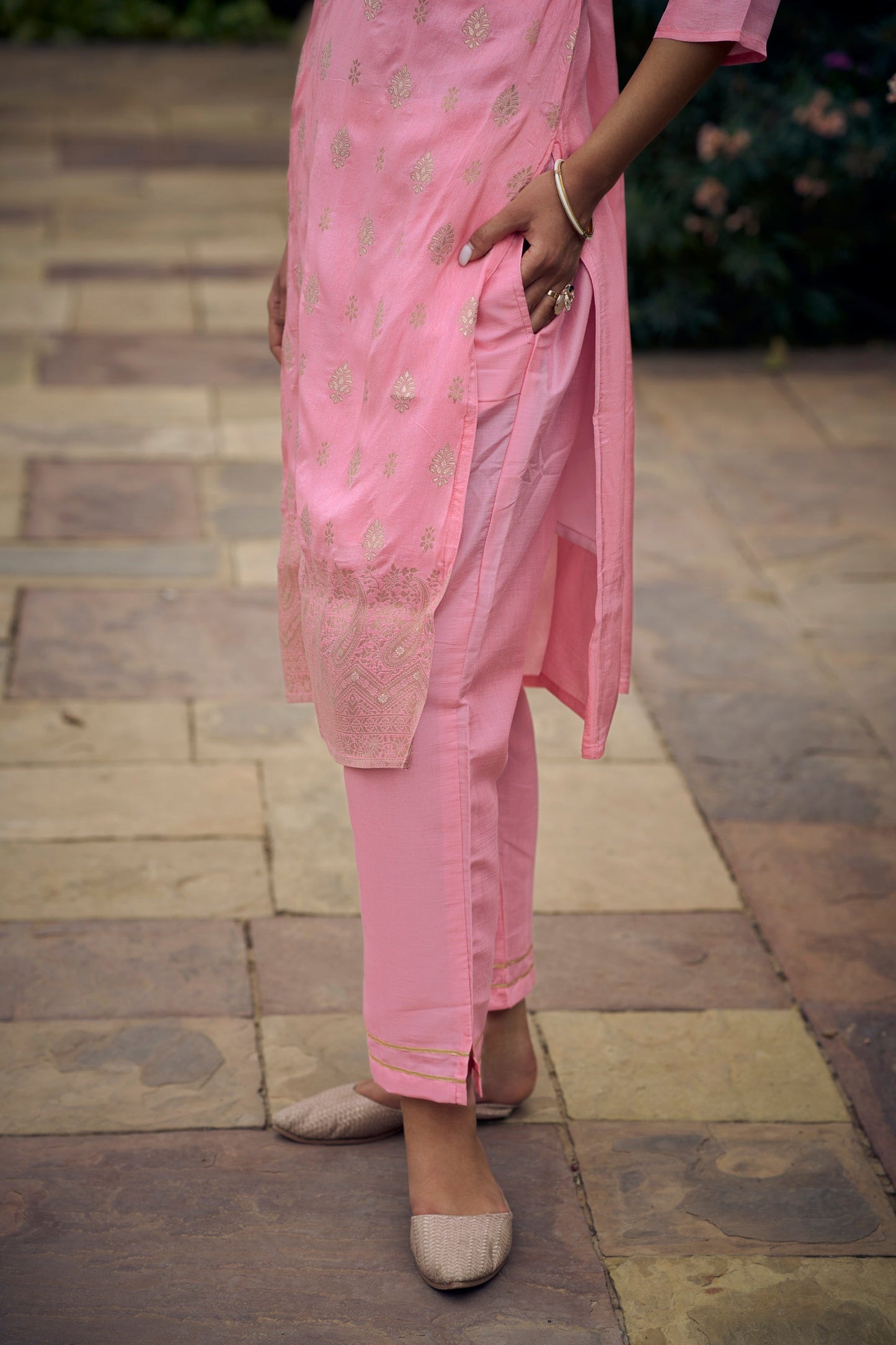 Roobina Women Kurta and Pant Sets Dupatta Viscose Rayon Silk Blend with Handwork - FitVibe Fashion