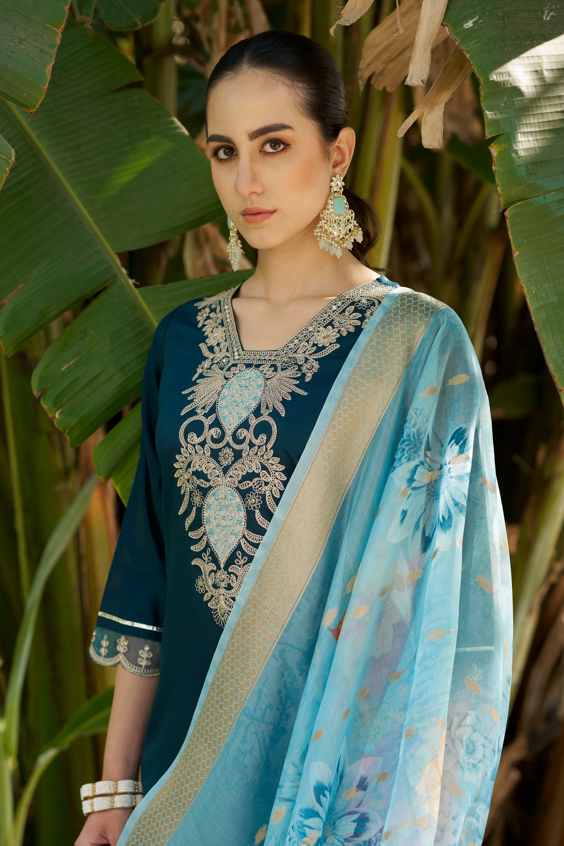 Gulaabo Women Kurta and Pant Viscose Rayon Fabric - FitVibe Fashion