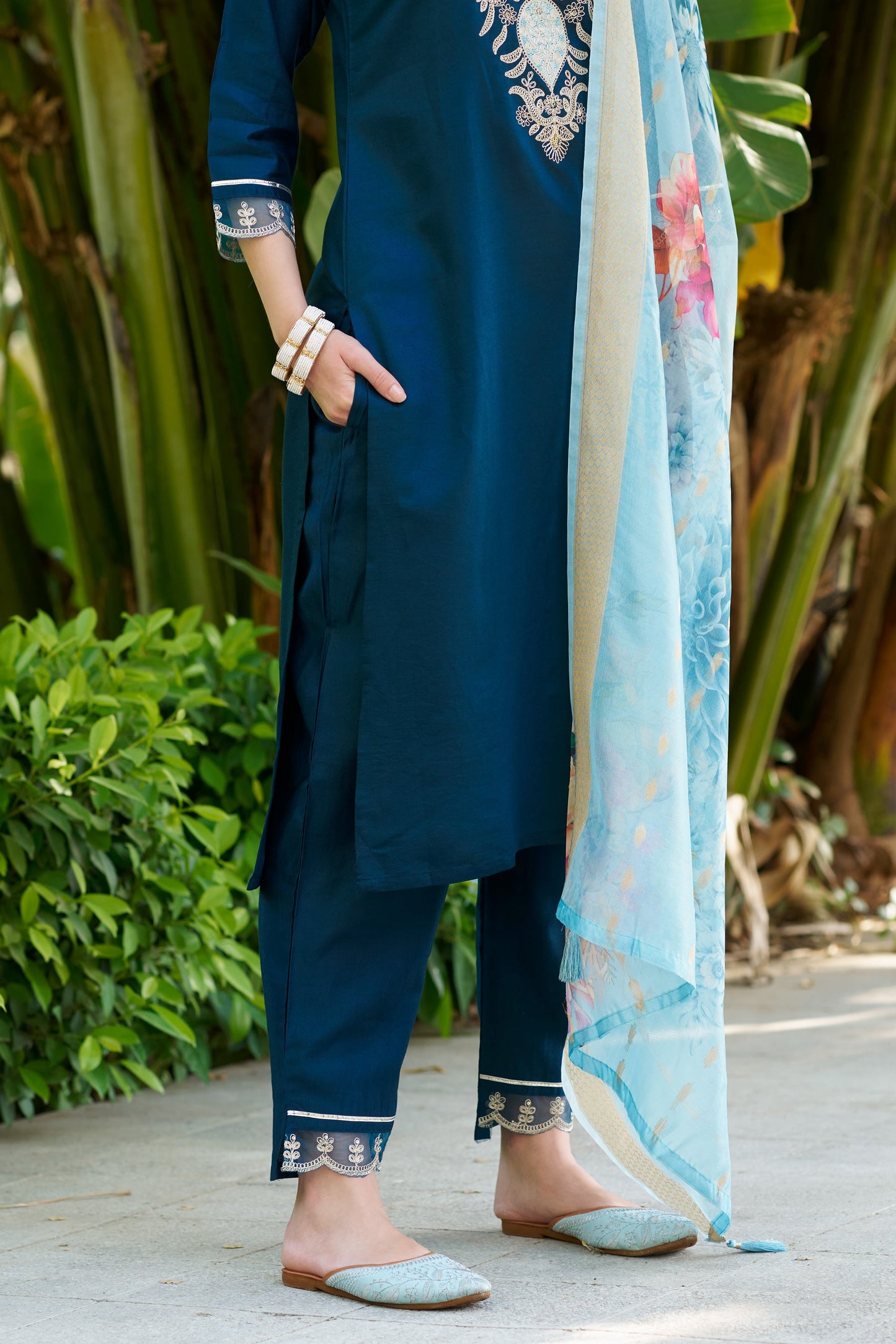 Gulaabo Women Kurta and Pant Viscose Rayon Fabric - FitVibe Fashion