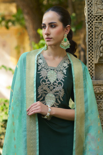 Zivaah Women Kurta and Pant Viscose Rayon Fabric - FitVibe Fashion