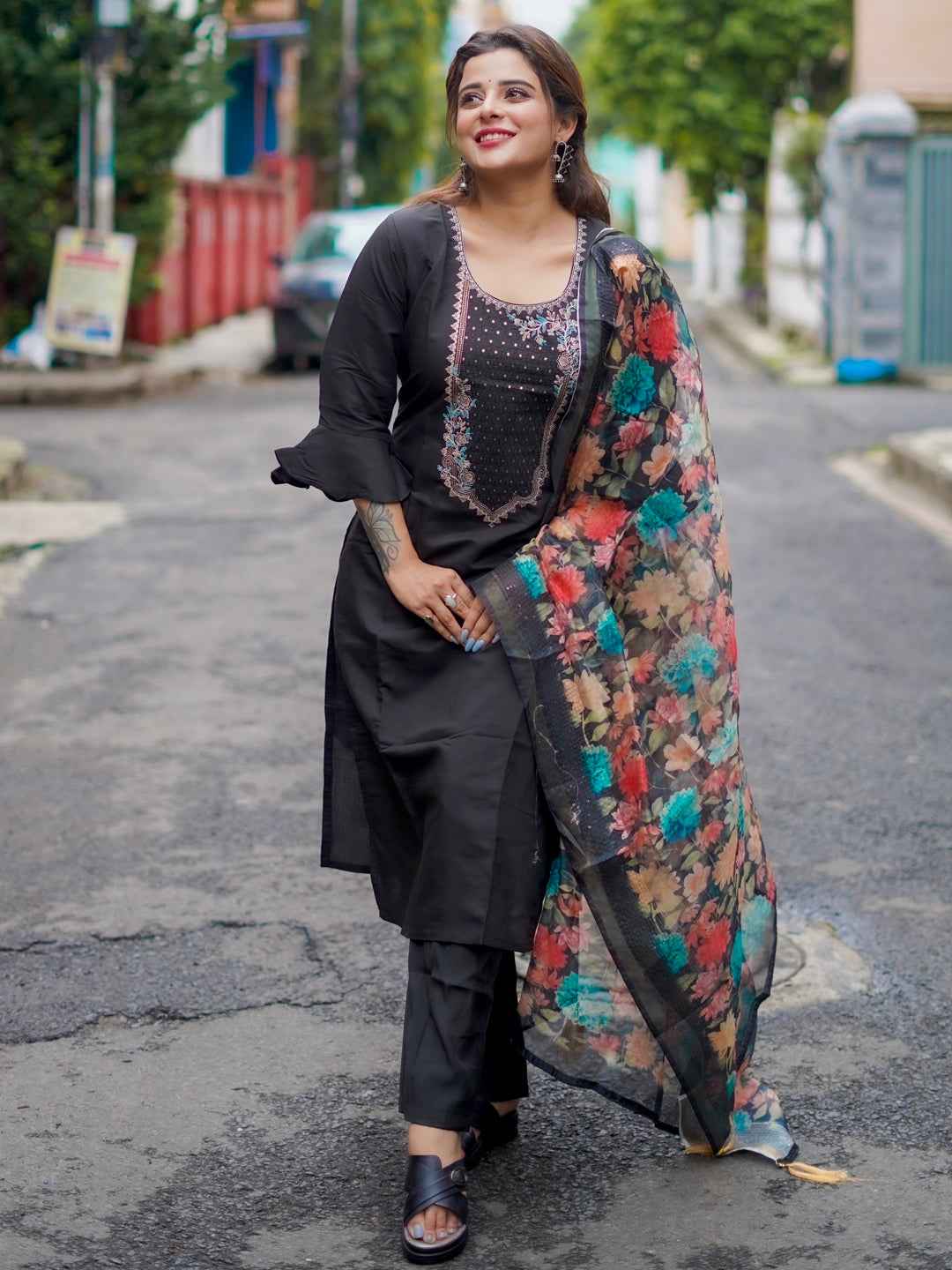 Amisha Women’s Viscose Roman Silk Embroidery Straight Kurta Pant with Dupatta Set