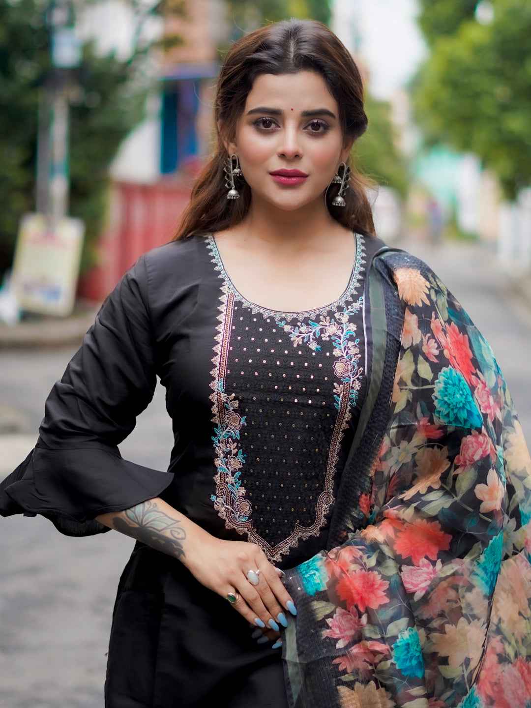 Amisha Women’s Viscose Roman Silk Embroidery Straight Kurta Pant with Dupatta Set