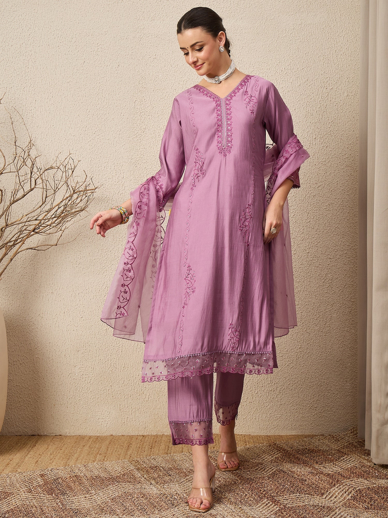 Nayika Lavender Women Silk Blend Kurta and Trousers Pant Set - FitVibe Fashion
