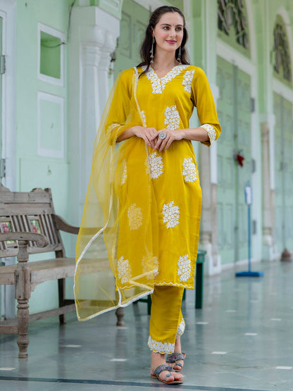 Women Silk Blend Kurta Pant Dupatta Set - FitVibe Fashion