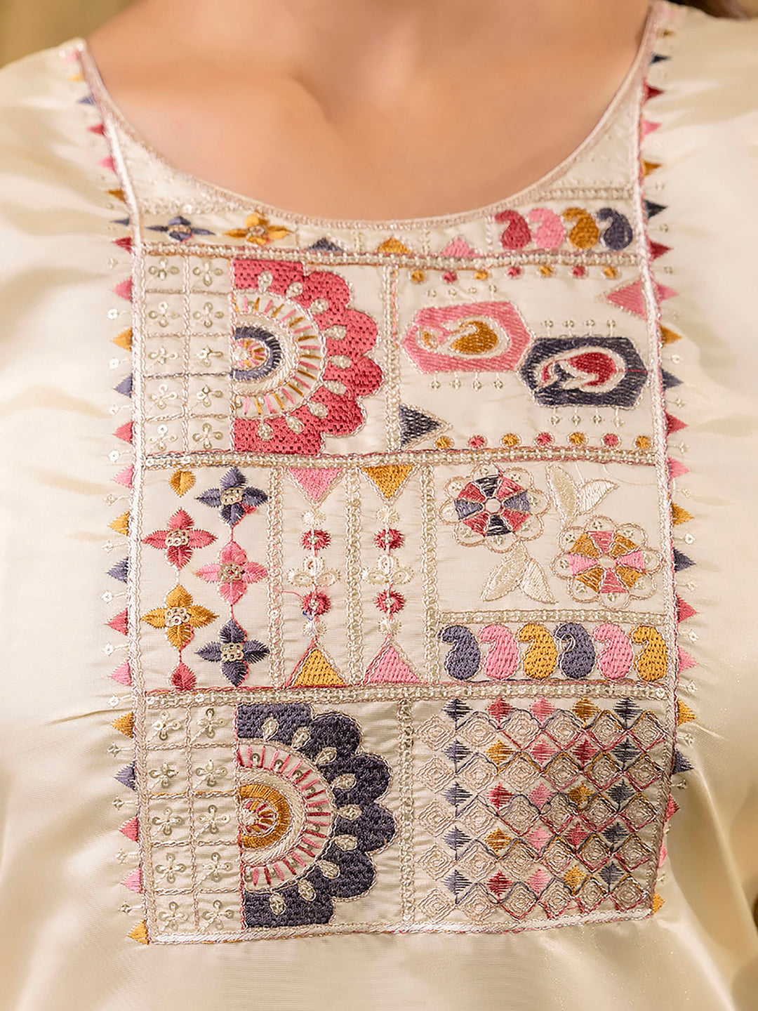 Women Embroidered shimmer Silk Blend Straight Kurta - FitVibe Fashion