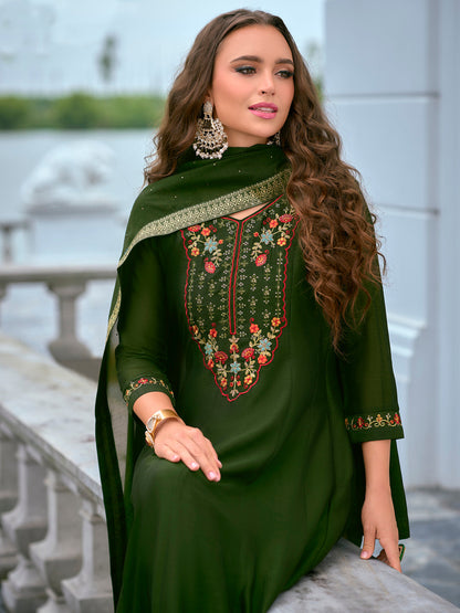 Women Silk Blend Kurta Pant Dupatta Set - FitVibe Fashion