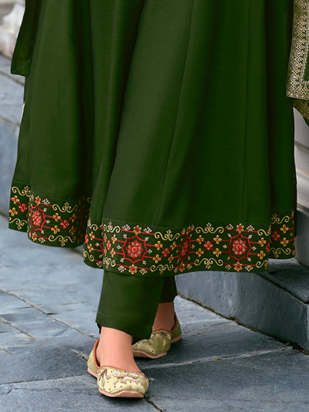 Women Silk Blend Kurta Pant Dupatta Set - FitVibe Fashion