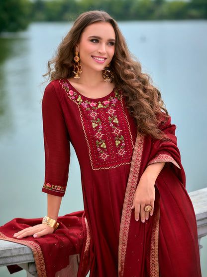 Women Silk Blend Kurta Pant Dupatta Set - FitVibe Fashion