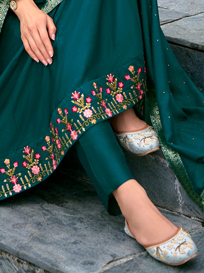 Women Silk Blend Kurta Pant Dupatta Set - FitVibe Fashion