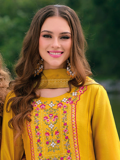 Women Silk Blend Kurta Pant Dupatta Set - FitVibe Fashion