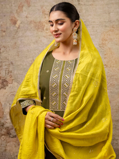 Women Kurta and Pant Sets Silk Blend Fabric - FitVibe Fashion