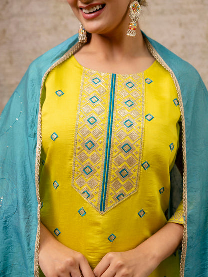 Women Kurta and Pant Sets Silk Blend Fabric - FitVibe Fashion