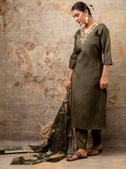 Women Kurta and Pant Sets Simar Silk fabric - FitVibe Fashion