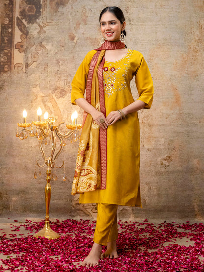 Women Kurta and Pant Sets Simar Silk fabric - FitVibe Fashion