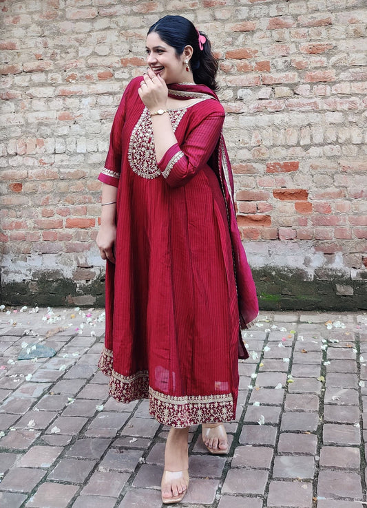 Sutraa Maroon Embroidered Silk Blend Anarkali Kurta Pant With Dupatta Set - FitVibe Fashion