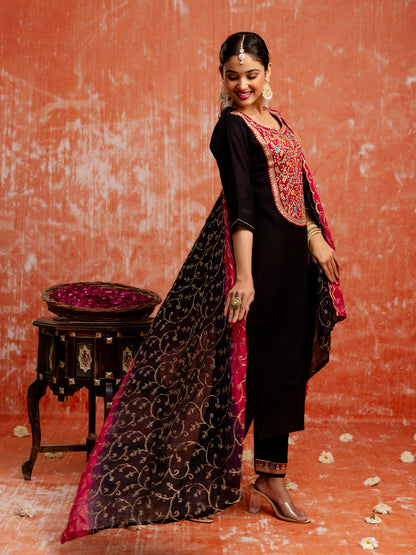 Women Silk Blend Kurta Pant Dupatta Set - FitVibe Fashion