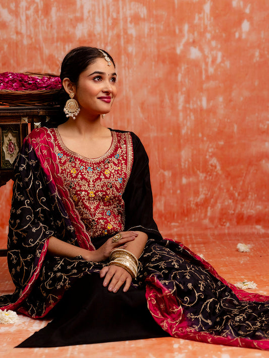 Women Silk Blend Kurta Pant Dupatta Set - FitVibe Fashion