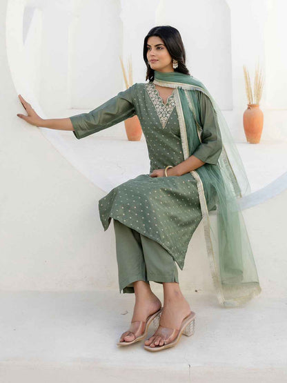 Akrita Women Silk Blend Kurta Pant Dupatta Set