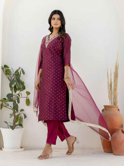 Akrita Women Silk Blend Kurta Pant Dupatta Set