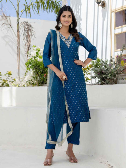 Akrita Women Silk Blend Kurta Pant Dupatta Set