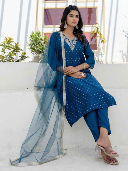 Akrita Women Silk Blend Kurta Pant Dupatta Set