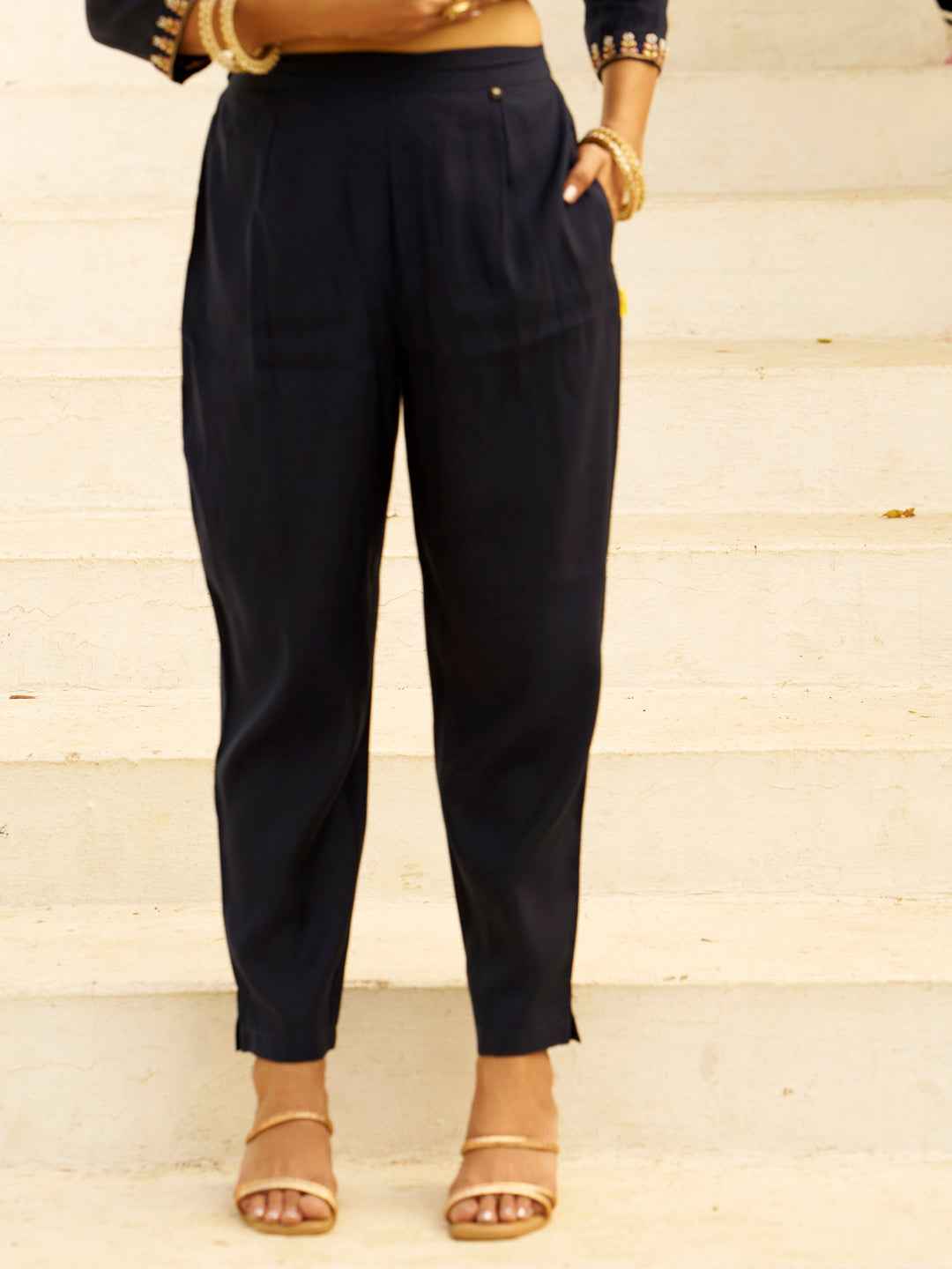 Aarohi Beads Embroidered Silk Blend Blue Women Kurta Sets With Dupatta Straight Suits