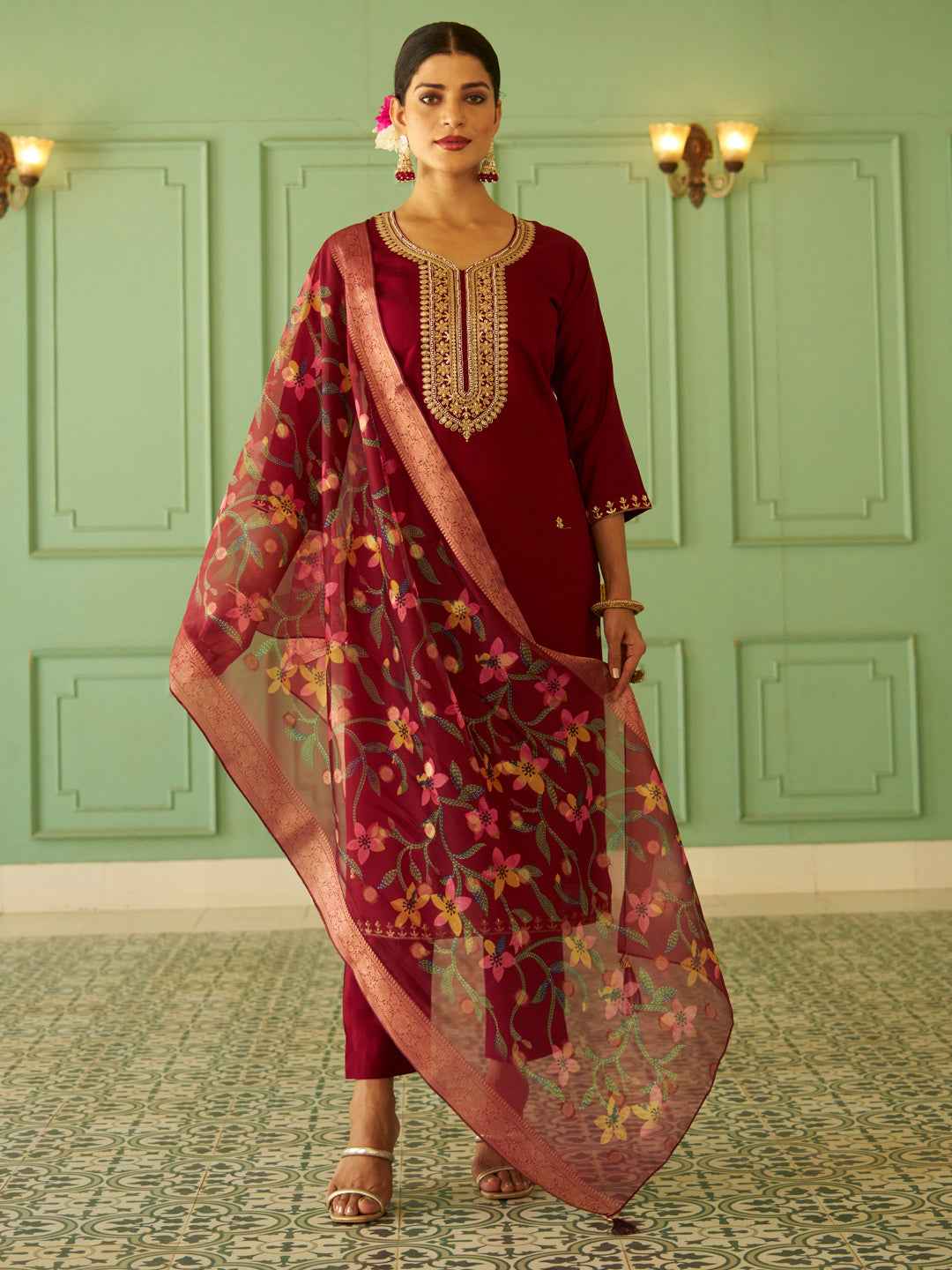 Aarohi Beads Embroidered Maroon Women Kurta Sets With Dupatta Straight Suits