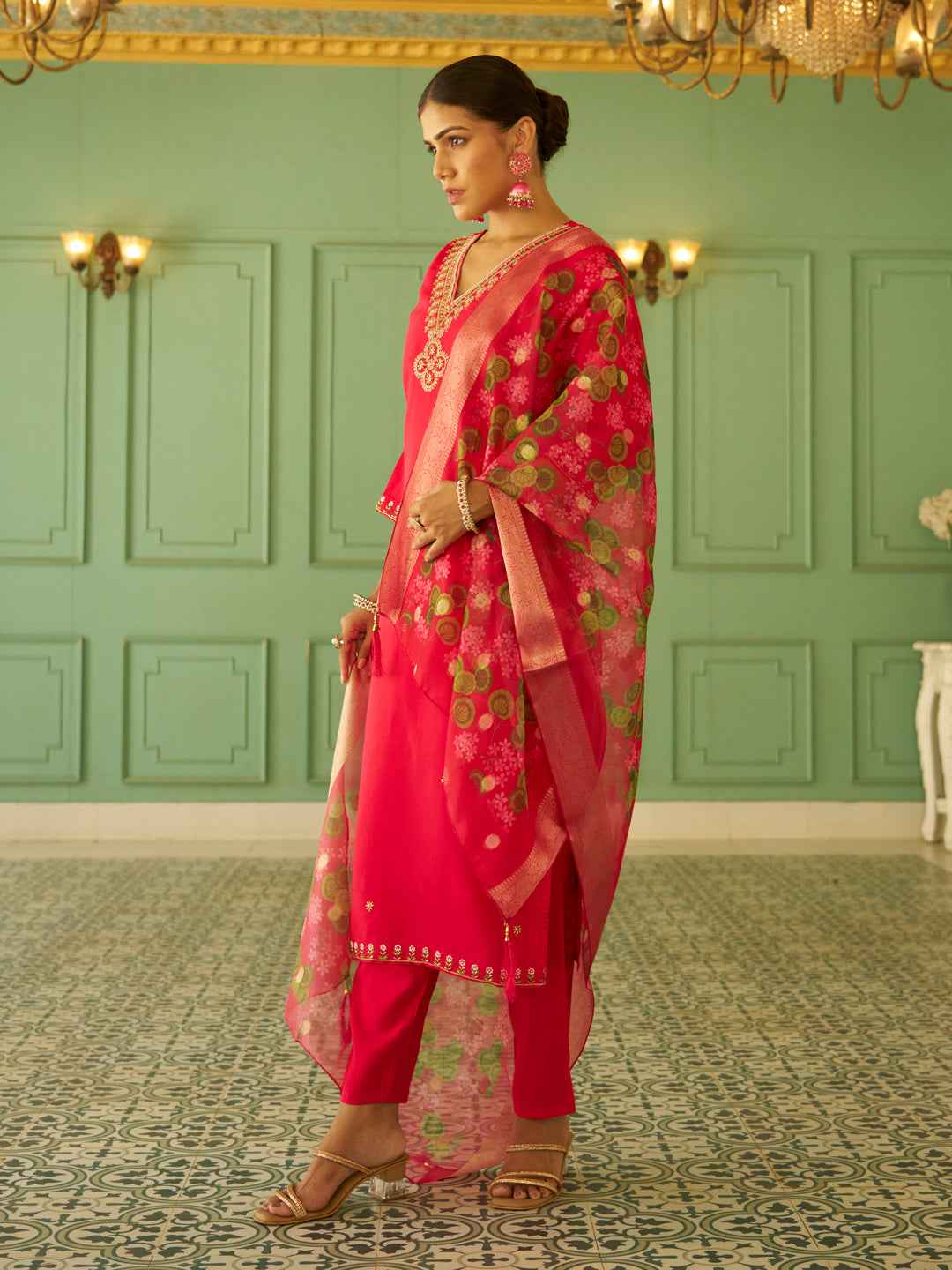 Aarohi Beads Embroidered Pink Women Kurta Sets With Dupatta Straight Suits