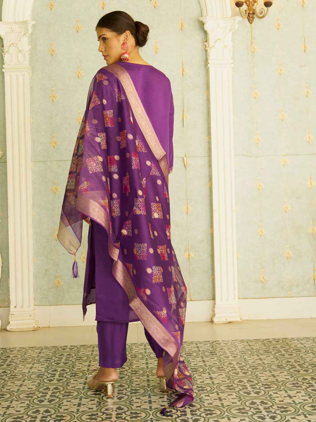 Aarohi Beads Embroidered Purple Women Kurta Sets With Dupatta Straight Suits
