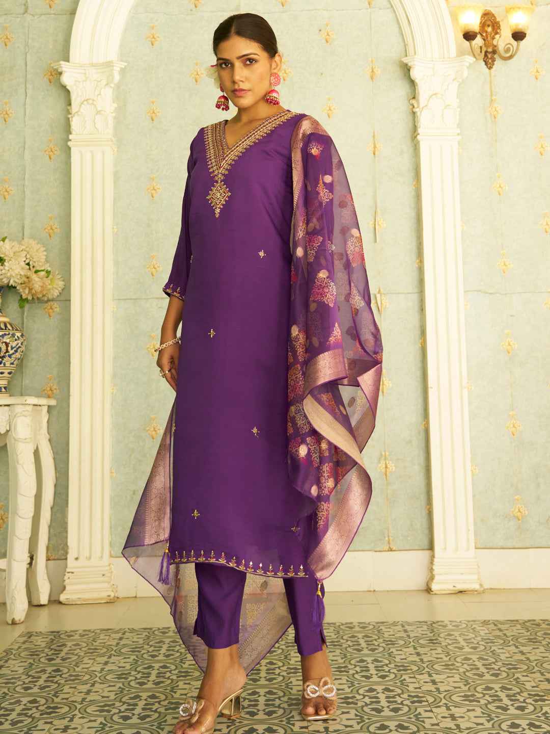 Aarohi Beads Embroidered Purple Women Kurta Sets With Dupatta Straight Suits