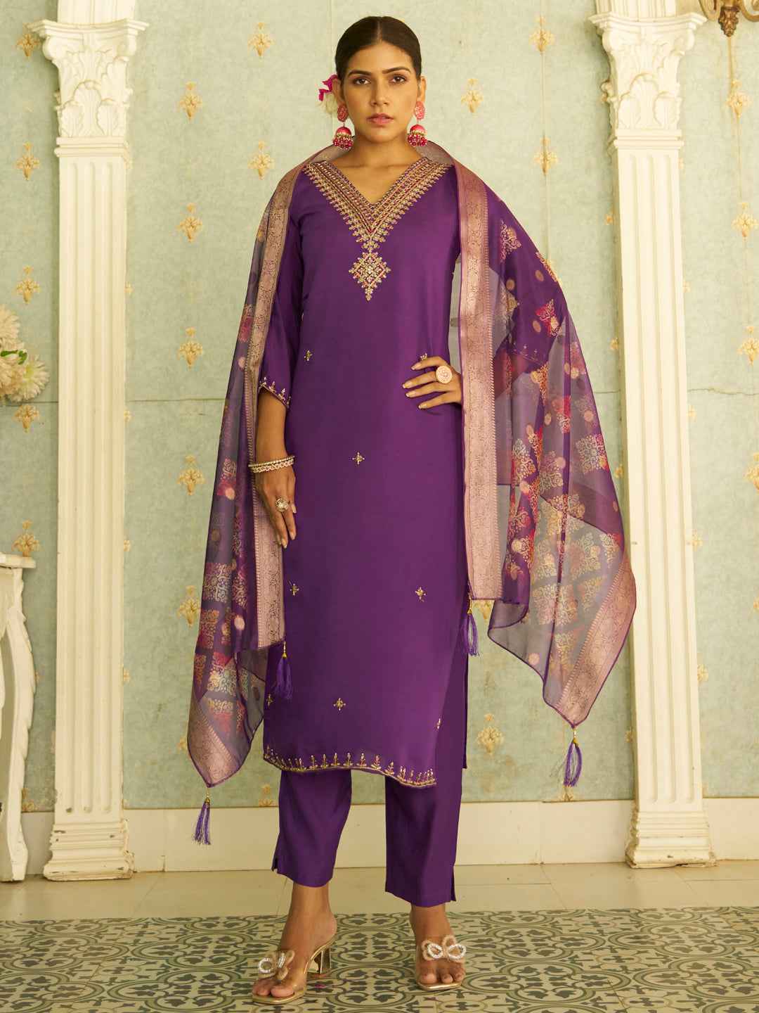 Aarohi Beads Embroidered Purple Women Kurta Sets With Dupatta Straight Suits