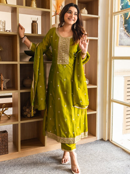 Kanya Elegant Silk Blend Anarkali Kurta Set with Embroidered Dupatta Flowy Fit and Stunning Style - FitVibe Fashion