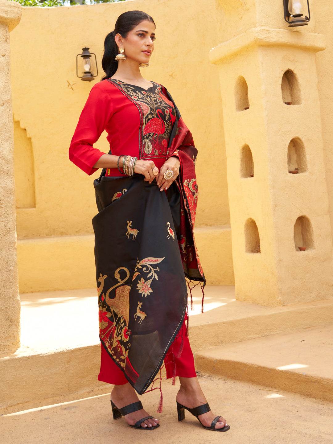 Sitara Red and Black Cotton Silk Blend Kurta Set With Jacquard Woven Meenakari Dupatta - FitVibe Fashion