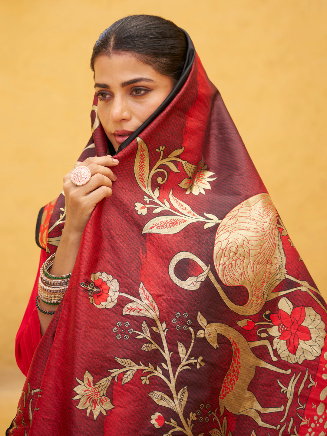 Sitara Red and Black Cotton Silk Blend Kurta Set With Jacquard Woven Meenakari Dupatta - FitVibe Fashion