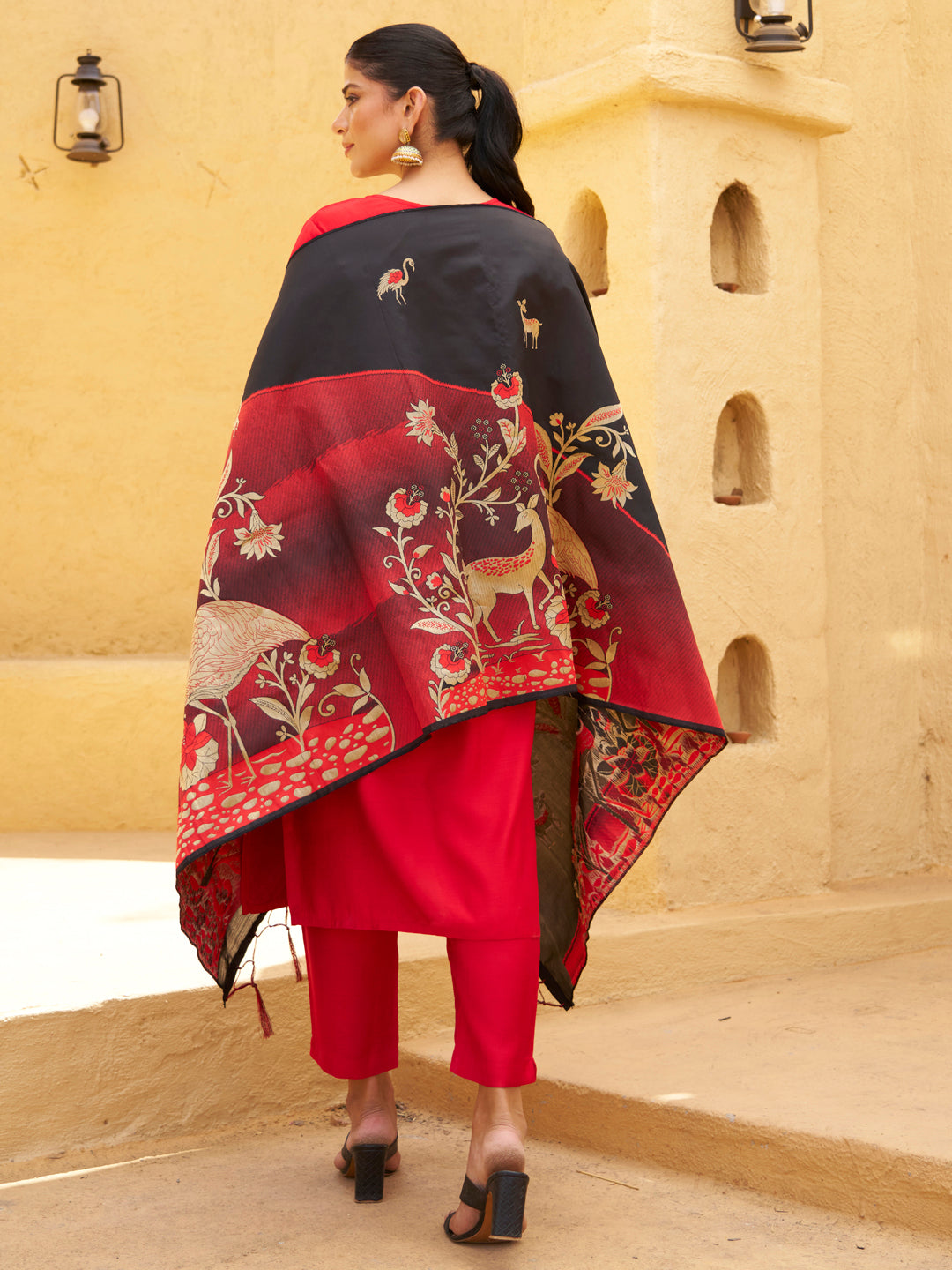 Sitara Red and Black Cotton Silk Blend Kurta Set With Jacquard Woven Meenakari Dupatta - FitVibe Fashion