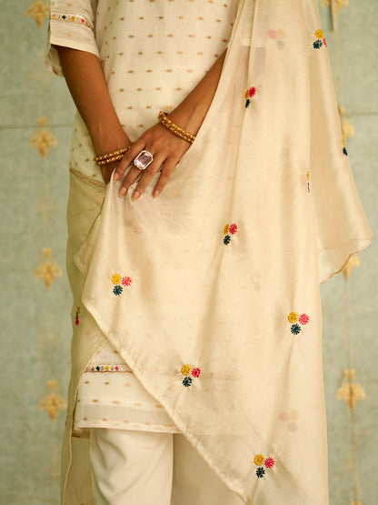 Myra Off White Embroidered Chanderi Silk Kurta Set with Embroidered Dupatta - FitVibe Fashion
