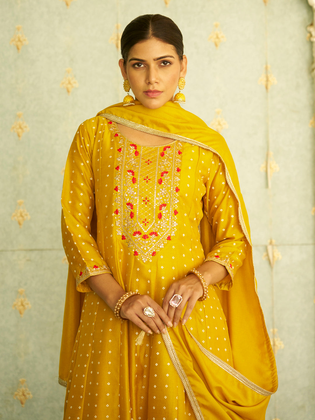 Inaaya Yellow Embroidered Anarkali Kurta Set Suits with Silk Dupatta - FitVibe Fashion