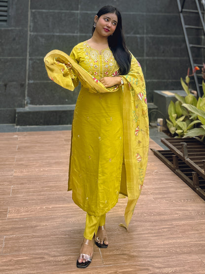 Rajvilas Parrot Green Viscose Rayon Kurta with Trousers & Dupatta Suits - FitVibe Fashion