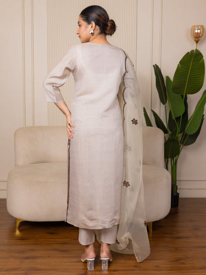 Vyonaa Grey Viscose Rayon Kurta with Trousers & Dupatta Suits - FitVibe Fashion