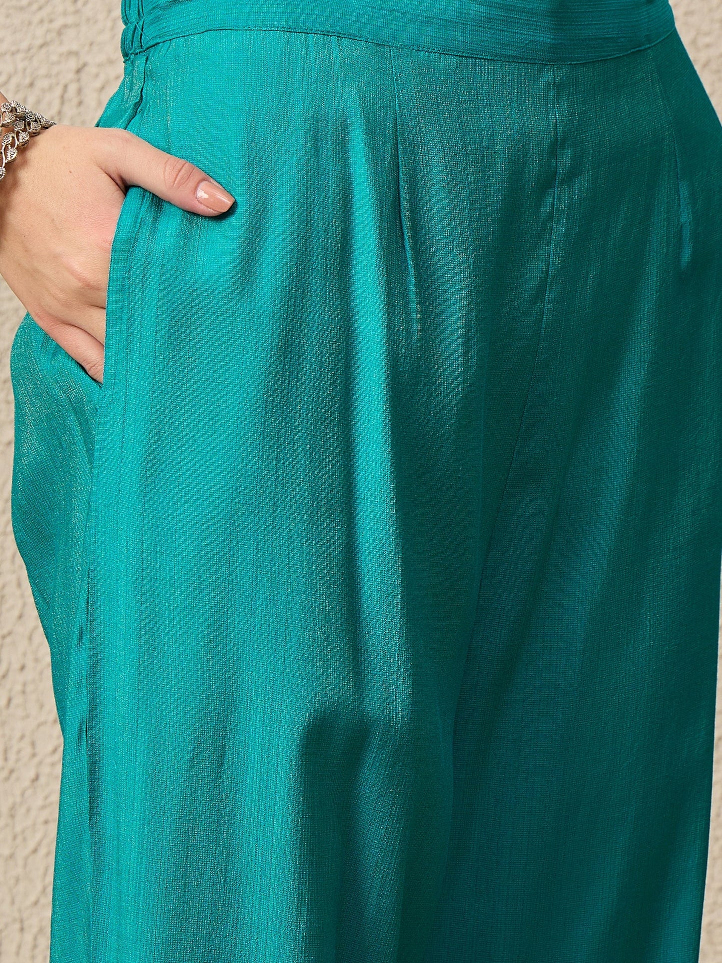 Saundh Blue Silk Blend Embroidered Kurta Set Suits - FitVibe Fashion