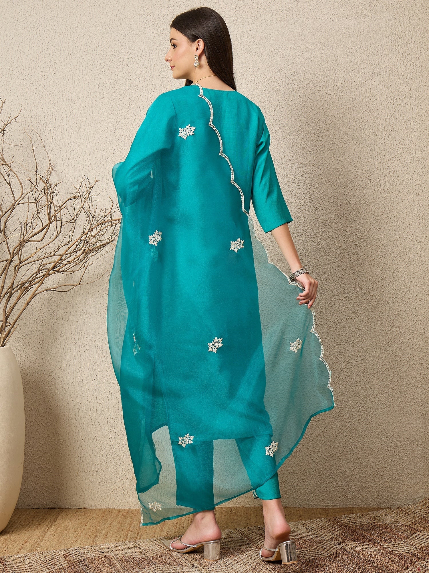 Saundh Blue Silk Blend Embroidered Kurta Set Suits - FitVibe Fashion
